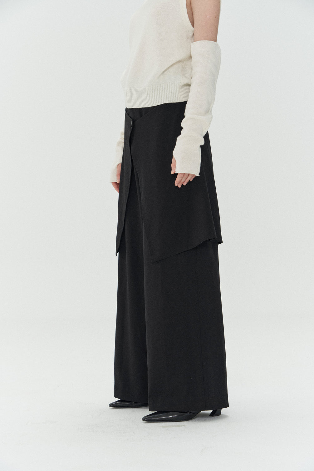 Slit Two-Piece Trousers